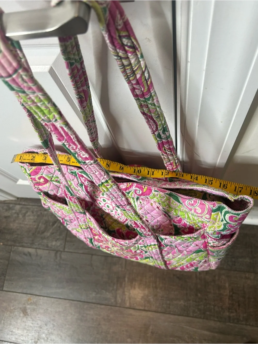 Vera Bradley Retired Rare Pinwheel Pink Super Tote 16H x 18W x 8D - Picture 10 of 10